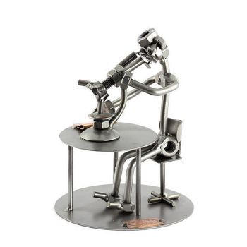 BIOLOGE MIT MIKROSKOP