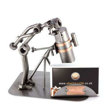 ASTRONOM MIT REFLEKTOR