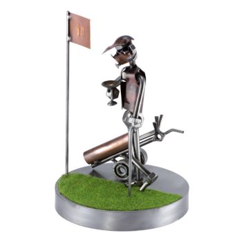 GOLF ABSCHLAG AUF DEM GRÜN